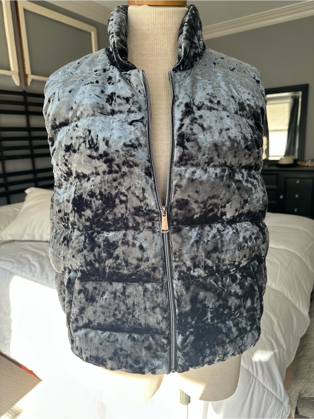 Calvin Klein Crushed Velvet Down Puffer Vest blue green size medium - Picture 4 of 15